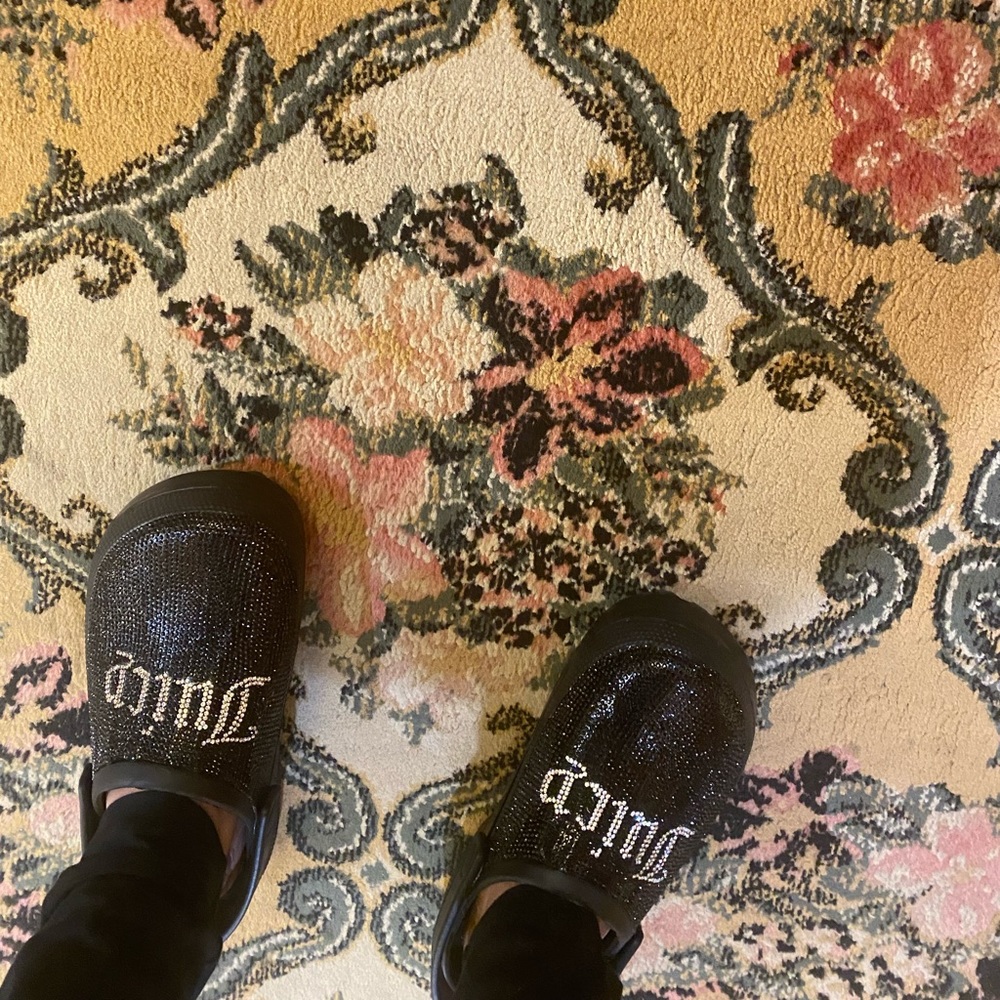 JUICY COUTURE CLOGS